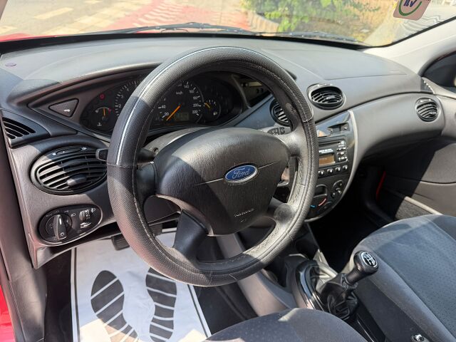 FORD FOCUS GHIA ESTATE 1.6 PETROL SPANISH LHD IN SPAIN 101000 MILES SUPERB 2003